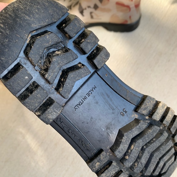 Burberry Rain Boots - Picture 4 of 4